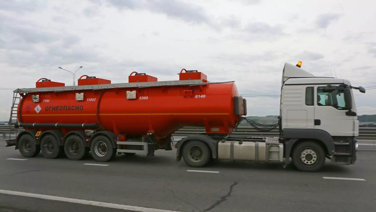 Бензовоз/© Photo : Правительство Российской Федерации