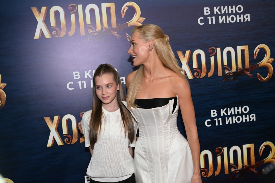    Фото Кристина Асмус с дочкой Анастасией Евгения ГУСЕВА