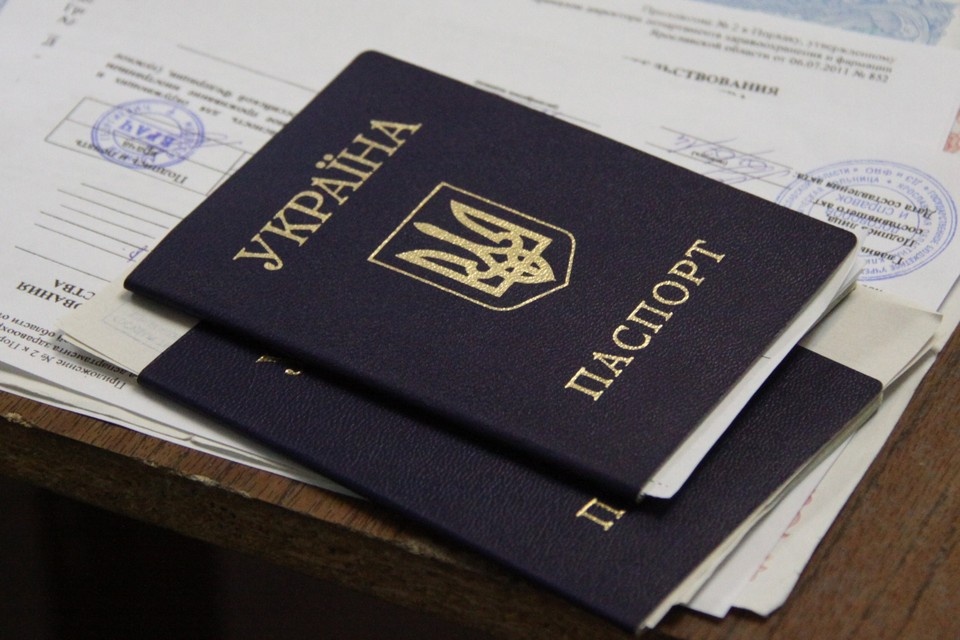    На Украине начались проблемы с выдачей загранпаспортов Елена ВАХРУШЕВА