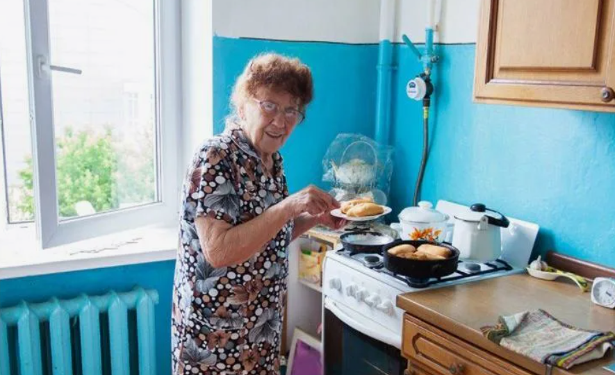 Пенсионерам, живущим в двухкомнатных квартирах, советуют переехать: в чём дело