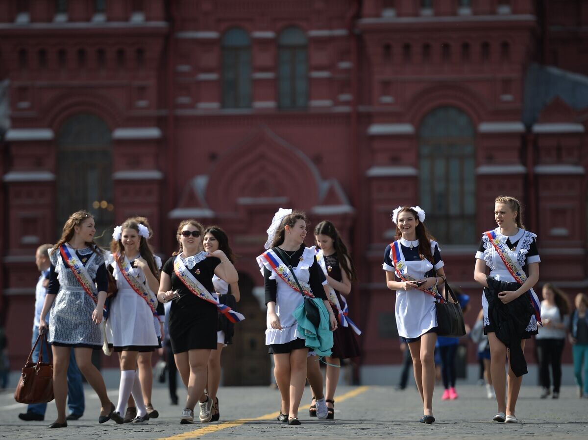    Выпускники московских школ на Красной площади в Москве | © РИА Новости / Владимир Астапкович