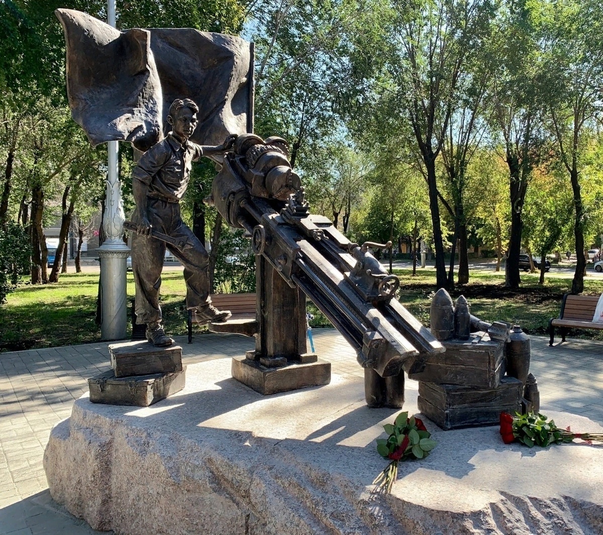 Памятник "Военное детство"