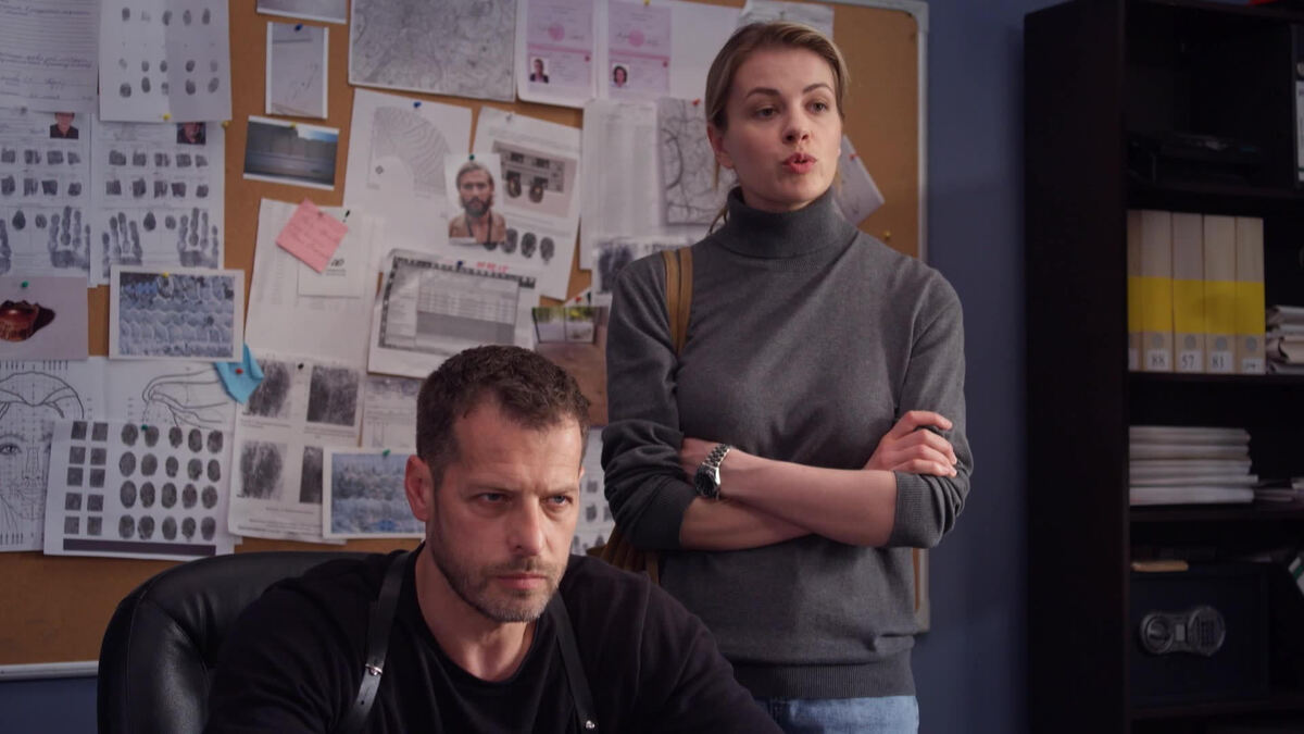 Кадр из сериала Лиса (2024)