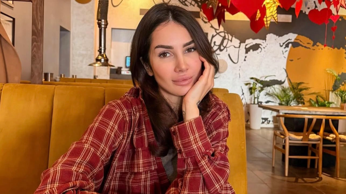    Саша Кабаева. Фото: Instagram (Запрещён в РФ) @sashakabaeva_official