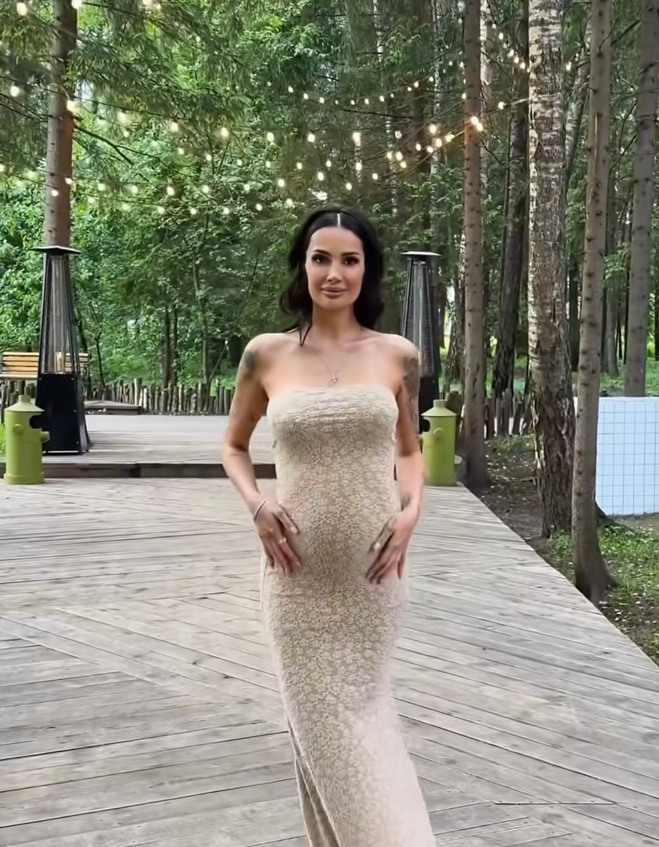     Саша Кабаева. Фото: Instagram (Запрещён в РФ) @sashakabaeva_official