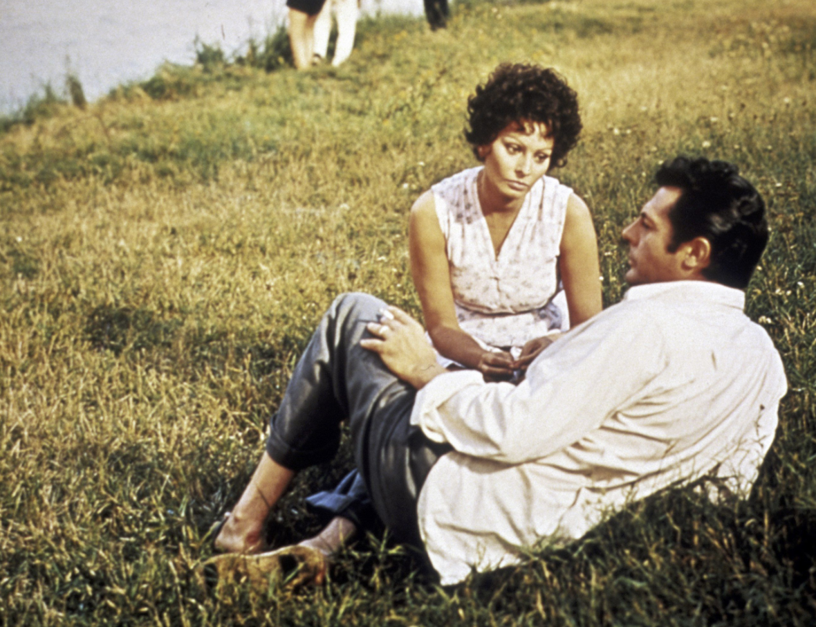 Софи Лорен и Марчелло Мастроянни в фильме «Подсолнухи», 1970 год. Фото: Кинориум