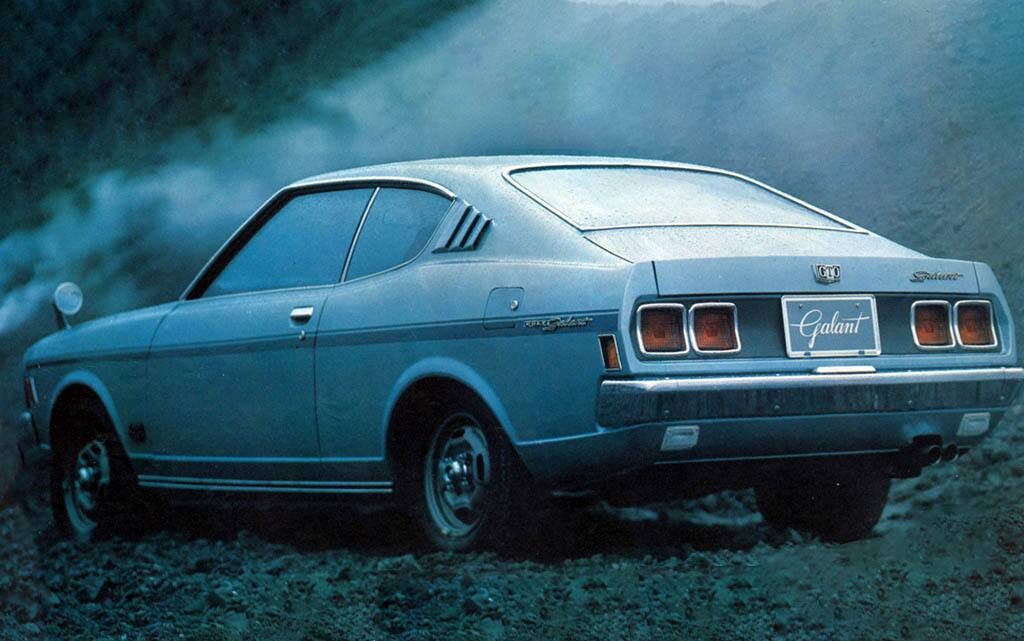 Наиболее примечательной деталью в оформлении задней части Galant GTO стала «вздернутая» кромка крышки багажника, получившая название «утиный хвост» (ducktail)