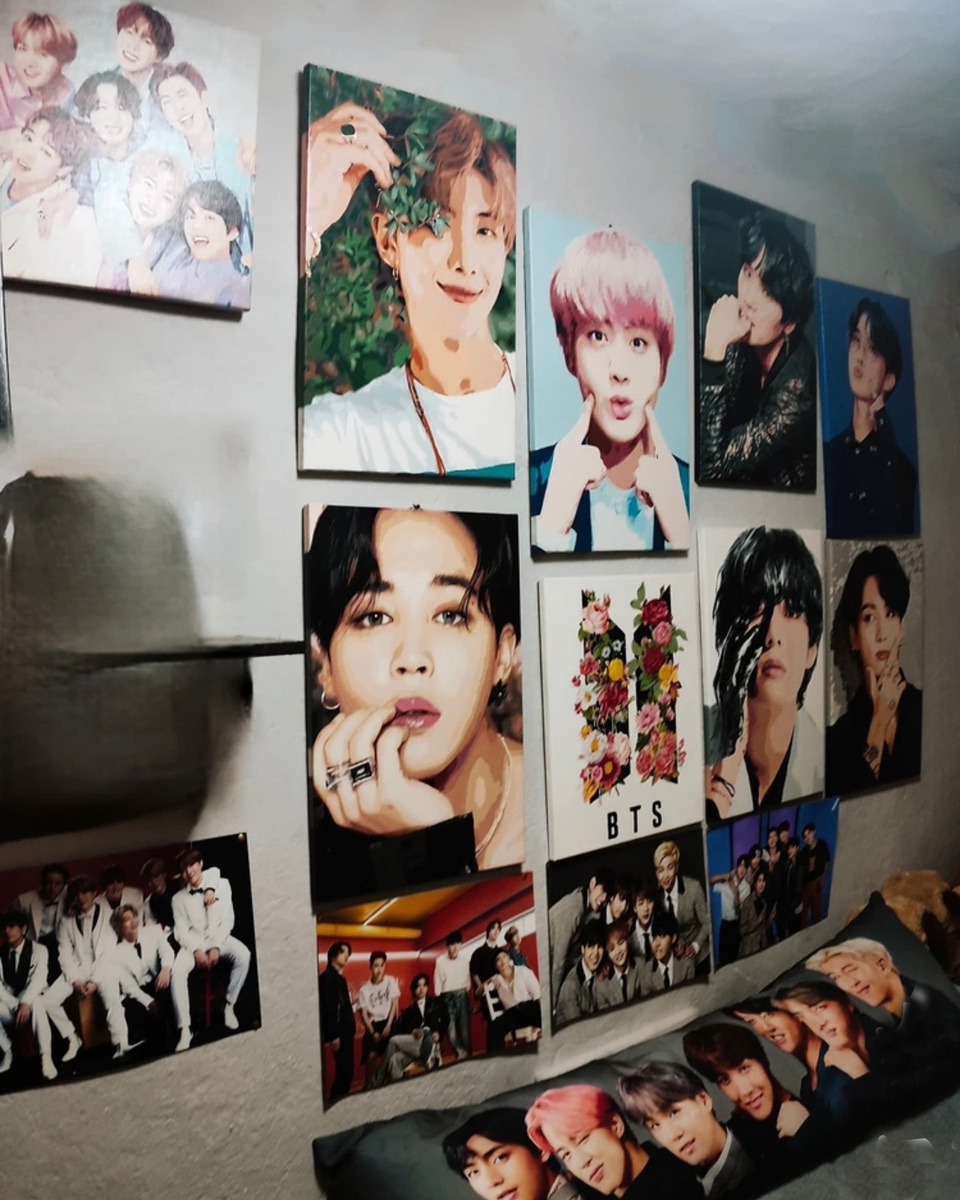Картины по номерам с k-pop айдолами от Красиво Красим в интерьере