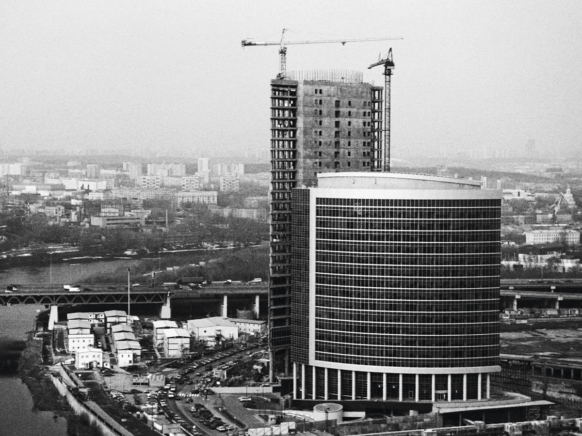 Комплекс «Башня на Набережной» — первый высотный объект «Москва-Сити». Архитекторы: СС1 (Турция) — Инан Вехби и Эртюрк Олджай. Фото середины 2000-х гг. Фото: Руслан Кривобок/РИА «Новости»