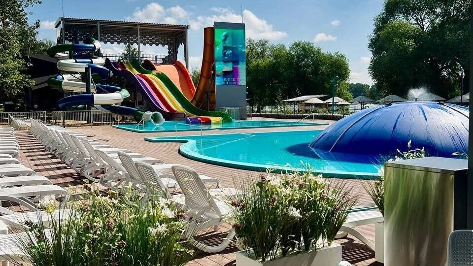    Комплекс «Аквамарин» предложит белгородцам водные горки, три бассейна и точку питания   t.me/zotov_v_f