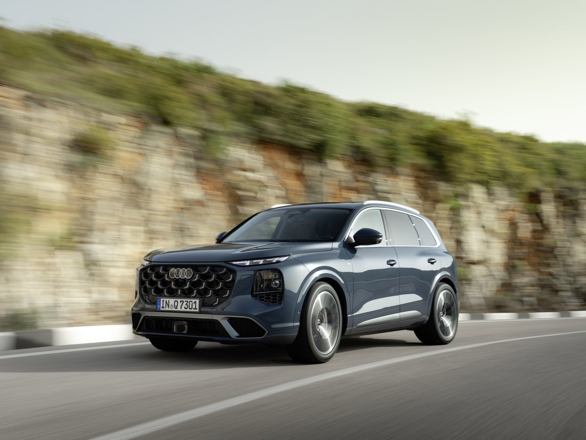    Audi Q7 оснащается двухъярусной оптикой