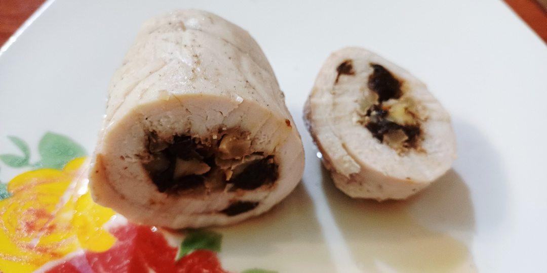 Куриные рулеты с черносливом.