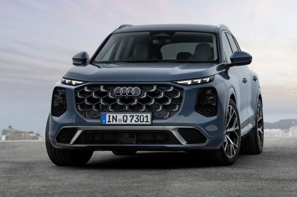    У кроссовера Audi Q7 появилась функция автоматического торможения на обочине и обучаемый автоматический парковщик. Фото: Audi.