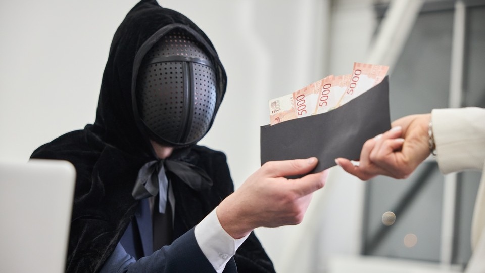 Житель Крыма обманул знакомых на 5,7 млн рублей