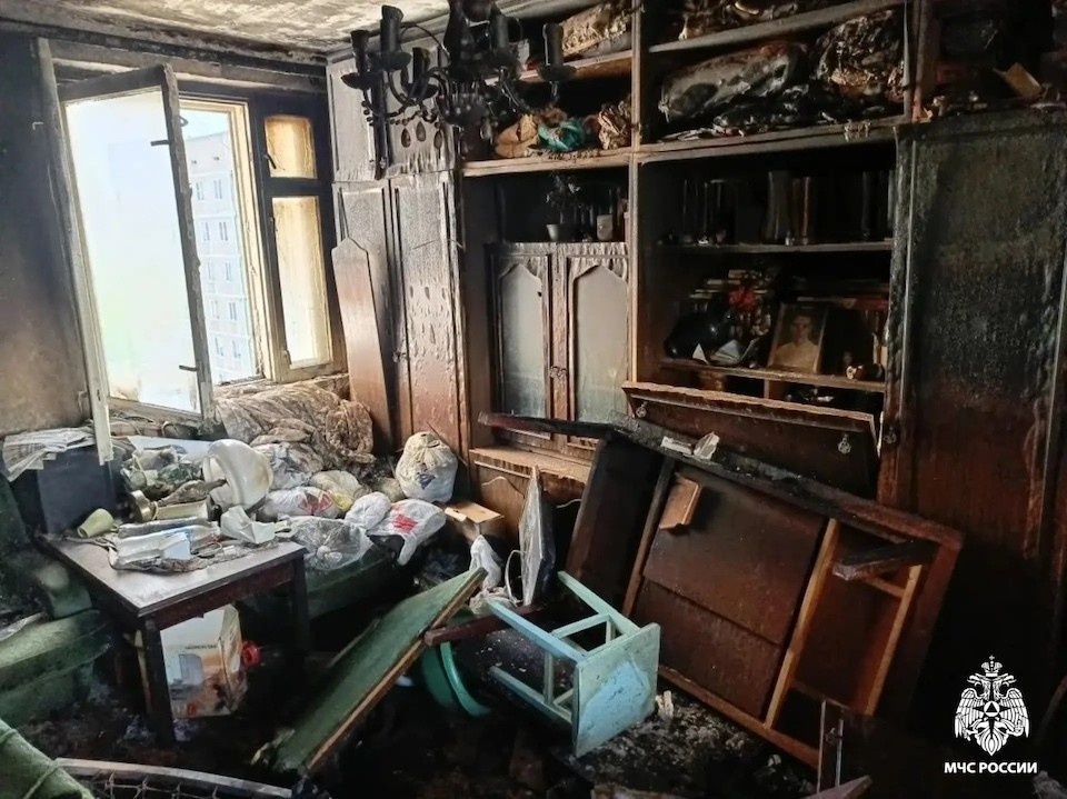    Предварительной причиной трагедии спасатели называют неосторожность при курении. Фото: МЧС Тверской области.