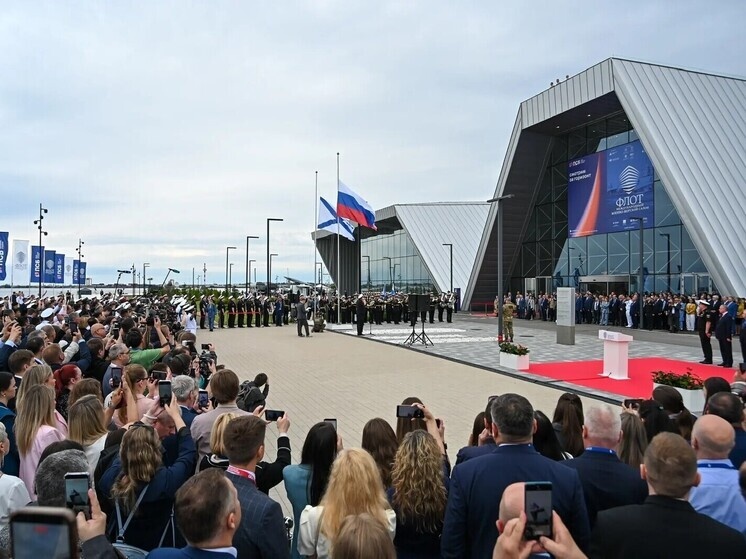     Новейшие разработки на «МВМС-2026» покажут 210 российских и зарубежных предприятий оборонно-промышленного комплекса. Фото: вице-губернатор Петербурга Кирилл Поляков в официальном канале в МАКС