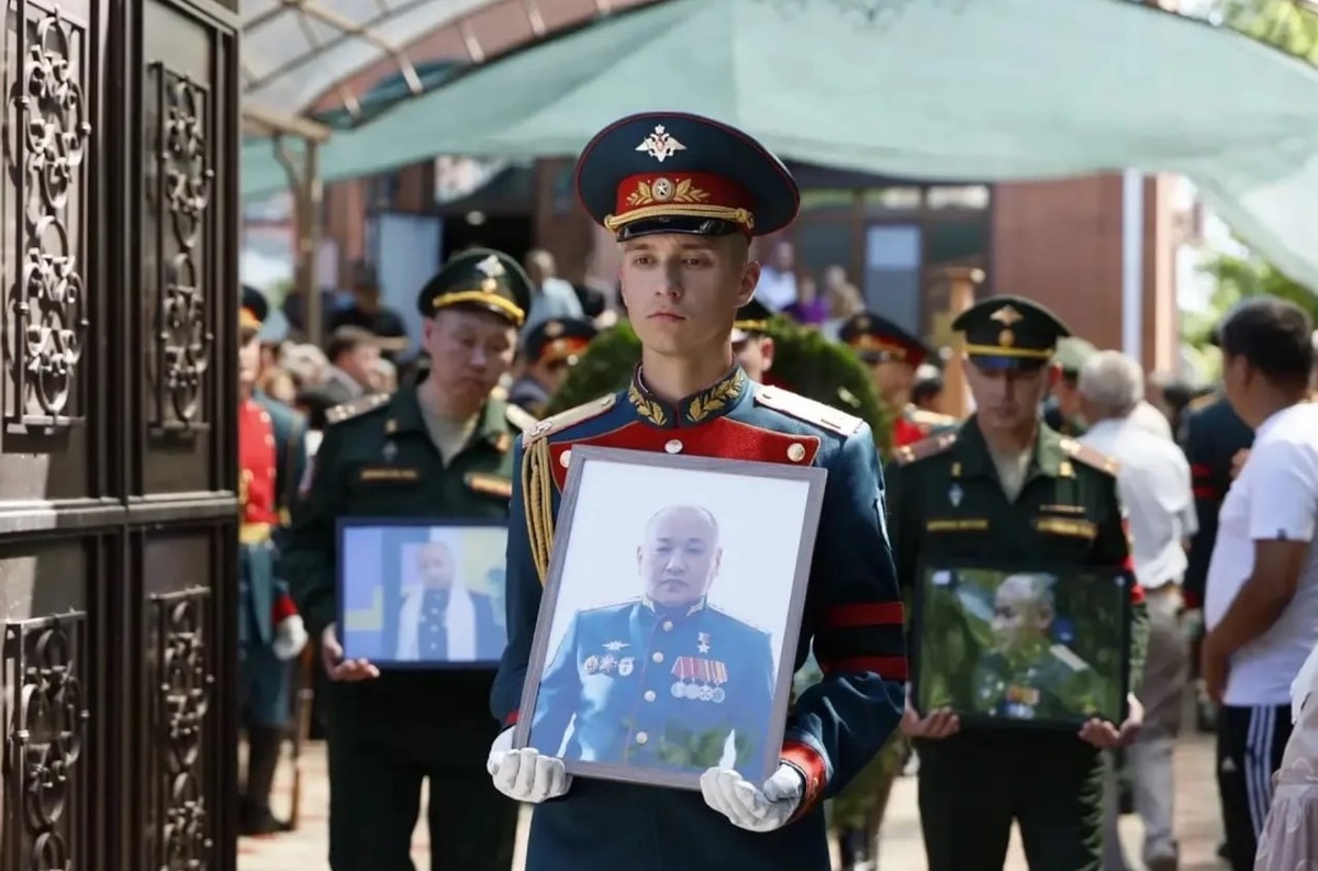    Глава Республики Калмыкия Бату Хасиков в MAX