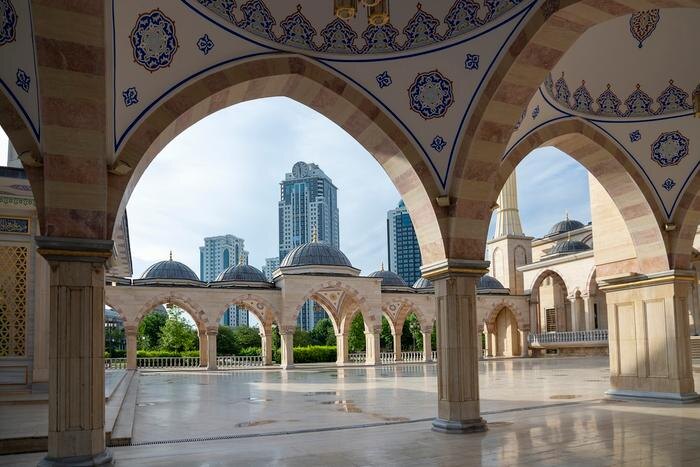 Обложка © Shutterstock / FOTODOM / shushonok