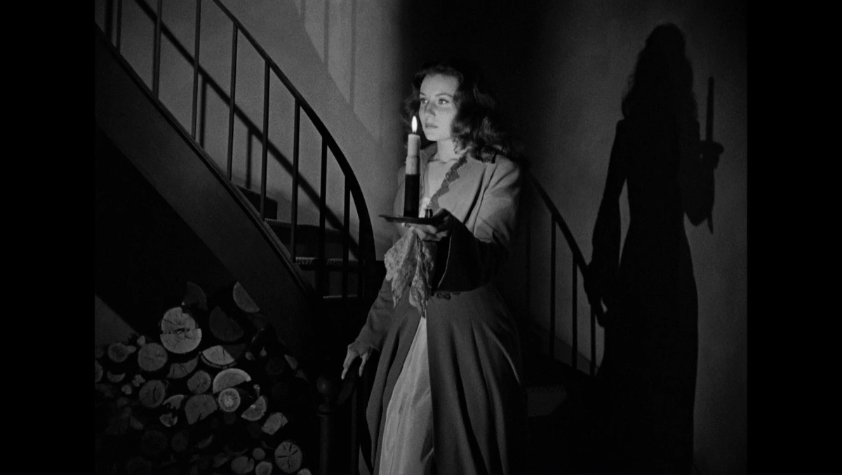 Кадр из фильма "Винтовая лестница" (1946)