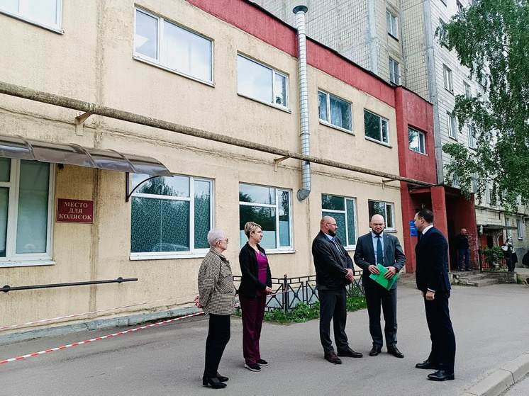     В медучреждении проведут косметический ремонт. Фото: пресс-служба администрации Ленобласти.