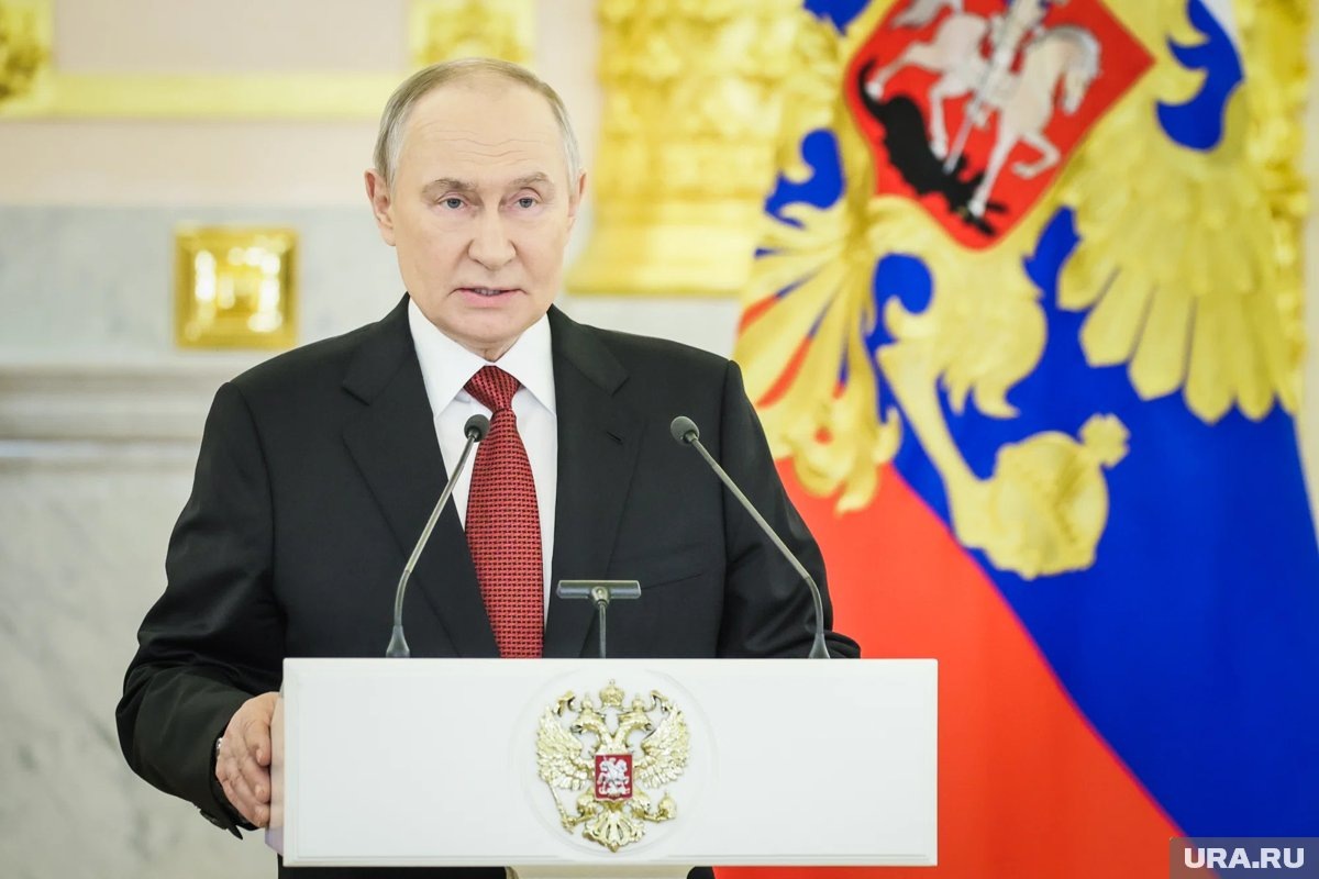     Путин заявил о поддержке семей с детьми
