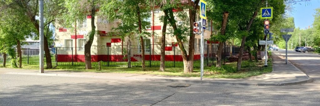 Жители Оренбурга радуются появлению светофора на углу Карагандинской и Самолетной