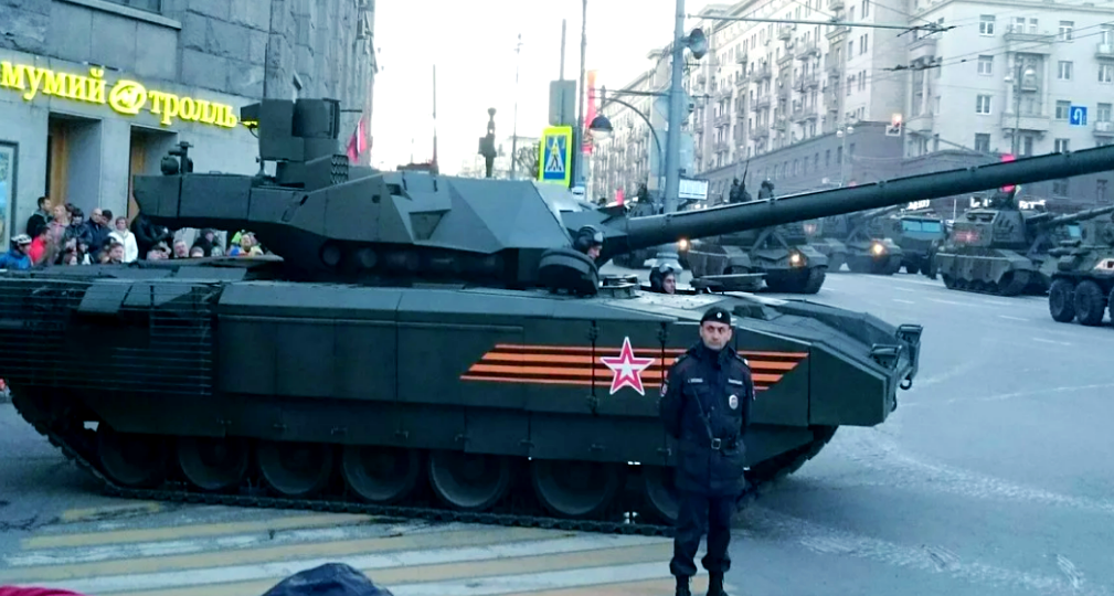 Многие недоумевают, глядя на космический ценник "Арматы", пока не узнают цену ее конкурентов. Во сколько обходятся аналоги Т-14