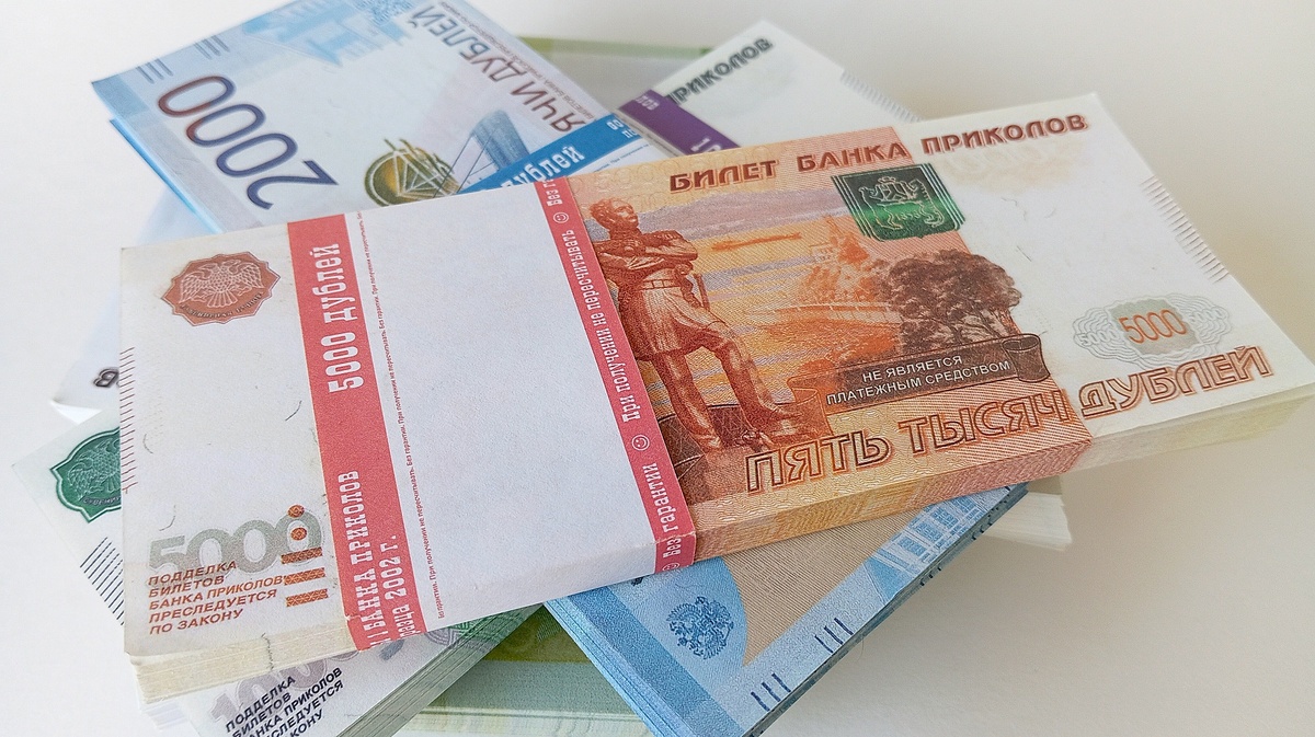 Высокие зарплаты есть, стабильности нет: что показала свежая статистика Росстата. Фото:
Алексей Лохвицкий / ForPost