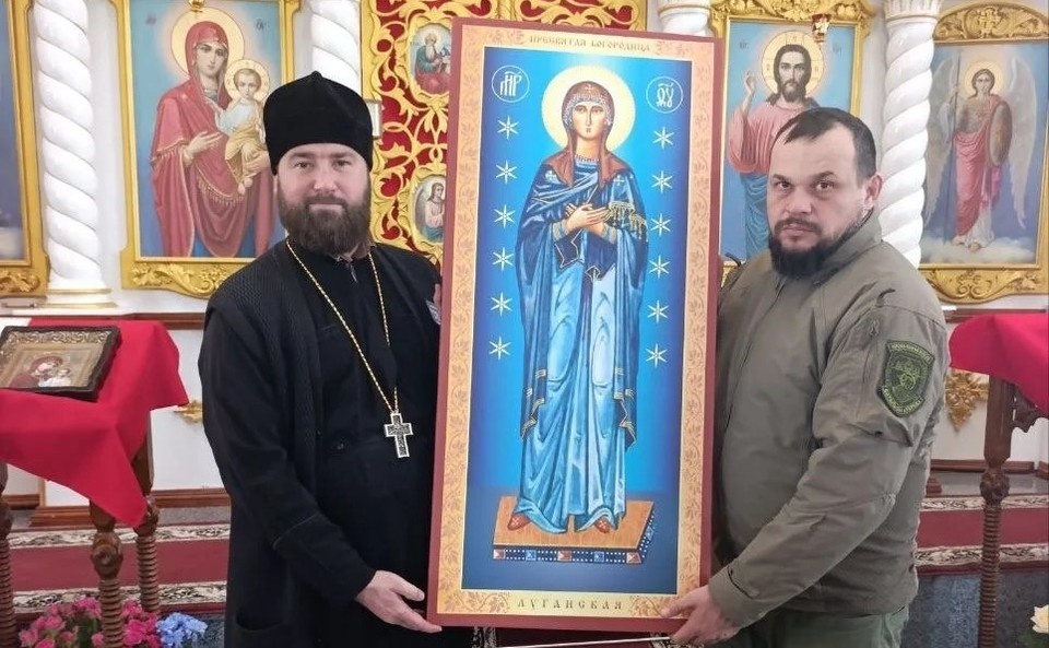    Военных в ЛНР поддерживает отец Макарий и икона Божией матери Луганская Личный архив