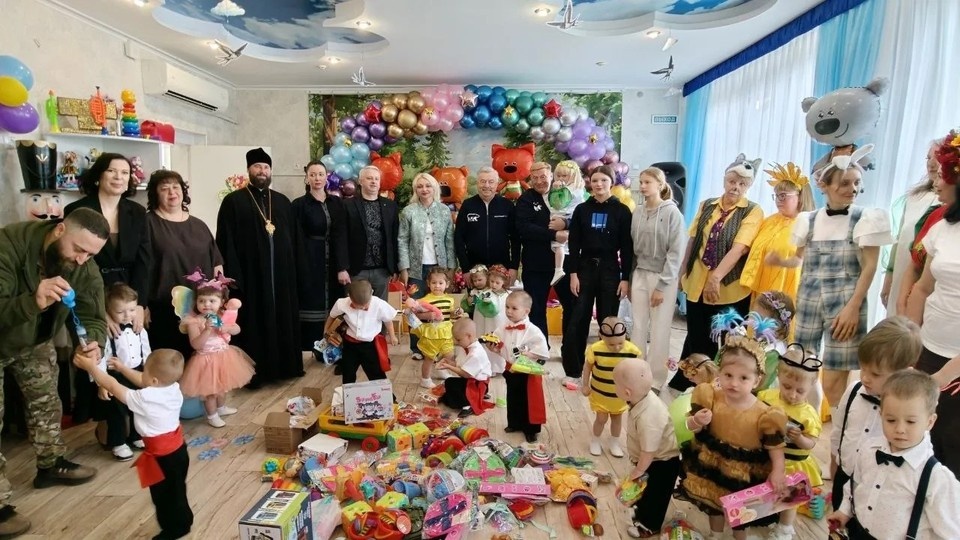    Храм в Луганске стал базой гуманитарной помощи, которая стекается туда со всей страны Личный архив
