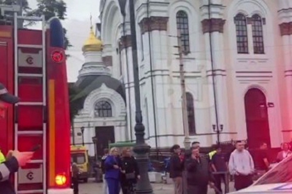    На месте находятся экстренные службы. Фото: скриншот видео