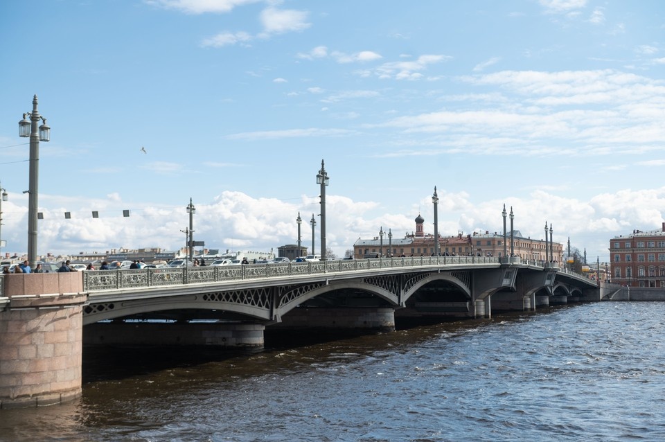    Мосты будут разводить ночью с 11 по 13 июня. Юлия ПЫХАЛОВА