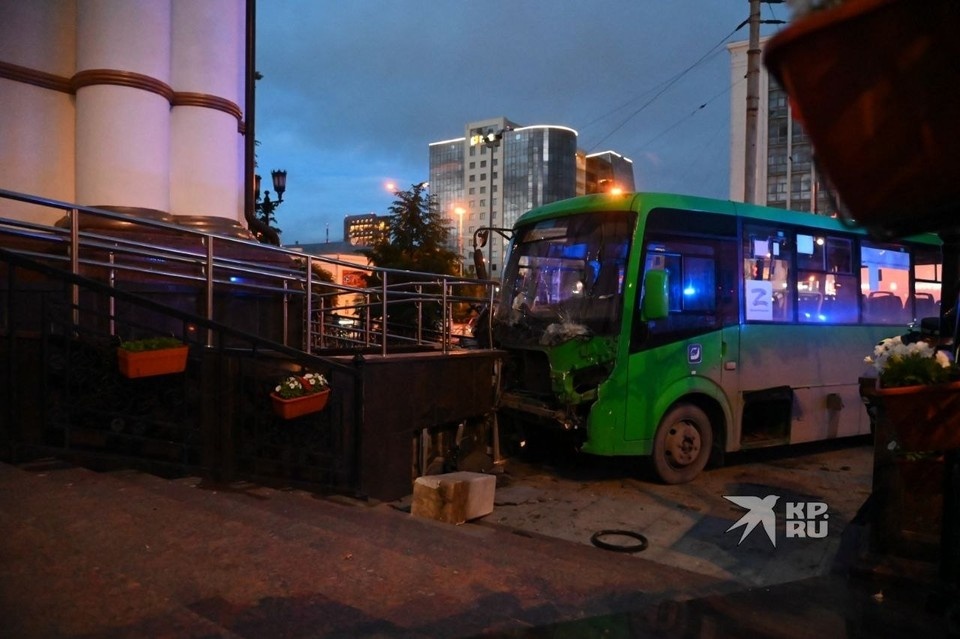    По факту смертельной аварии Следственный комитет завел два уголовных дела Ольга ЮШКОВА