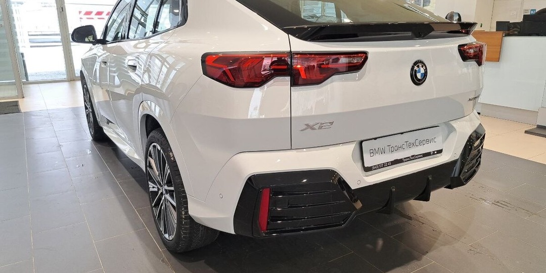 В Россию массово везут дешёвые кросс-купе BMW X2. Сколько за них просят дилеры?