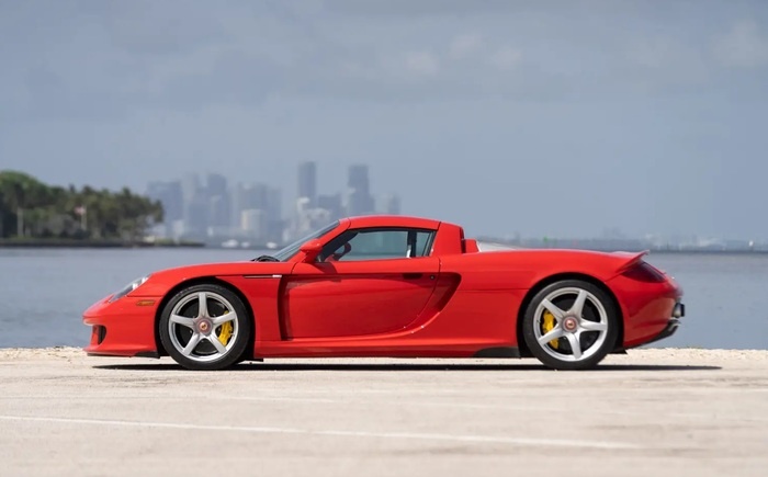 Porsche Carrera GT популярен у гонщиков и коллекционеров. Фото: wearecurated.com