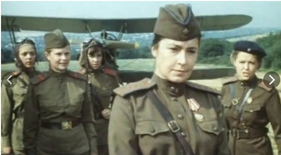 Кадры из фильма «В небе «ночные ведьмы»» (1981)  // Фото из открытых источников
