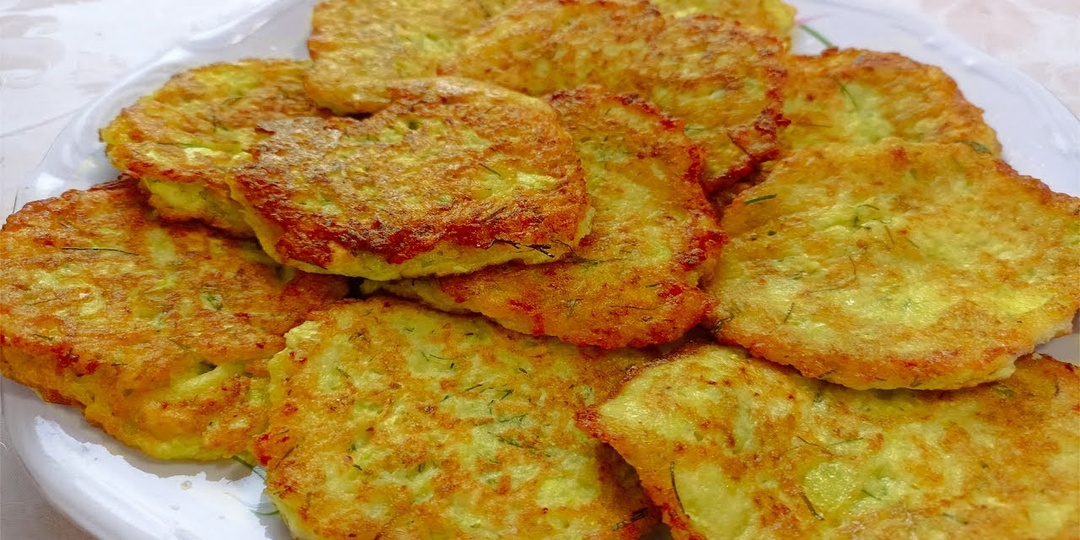 Оладьи из кабачков на сковороде — нежные, румяные и очень вкусные