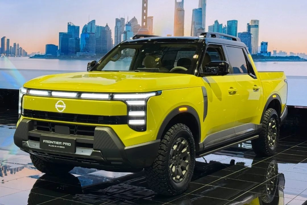 "В российскую продажу вышли рамные пикапы Nissan Frontier Pro PHEV": это за машина и зачем она нужна нашему рынку
