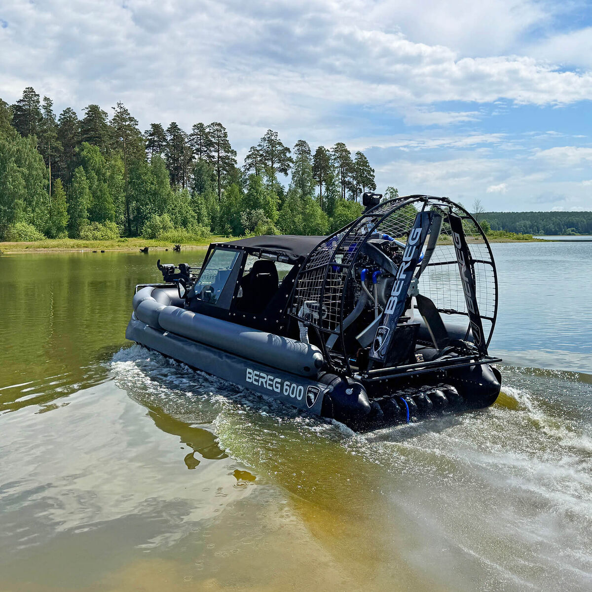 Аэролодка Берег на воде