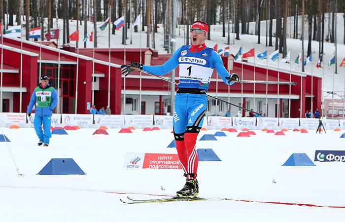 Станислав Волженцев - чемпион России в скиатлоне 2014 (Фото: ФЛГР)