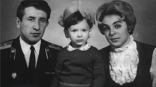 Ирина Гринева с родителями