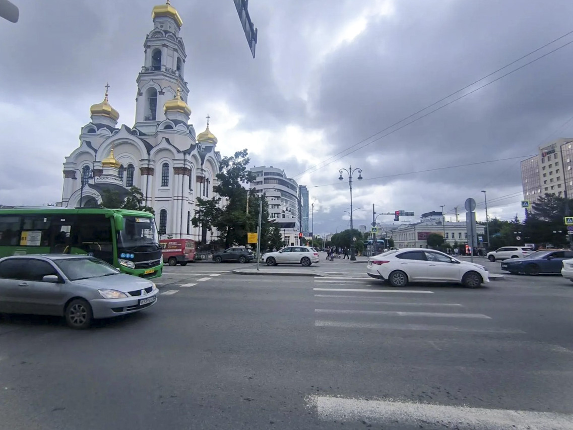 Жители города устроили стихийный мемориал в память о погибших.  Фото: ФедералПресс / Наталья Оксак