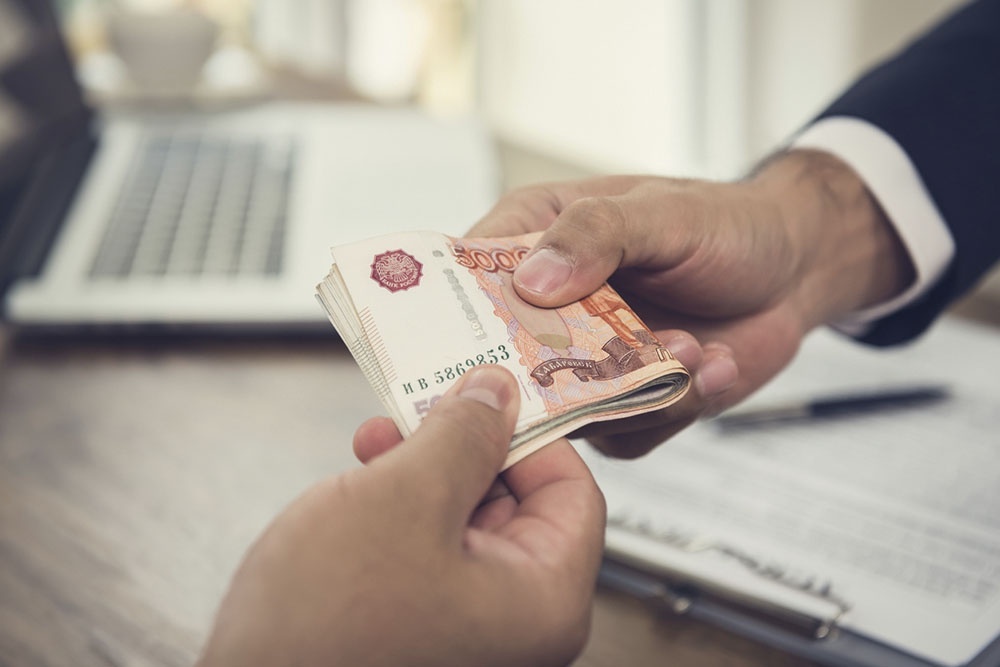    Не существует какого-то фиксированного порога зарплаты, после которого налог платить не нужно. / Фото: iStock