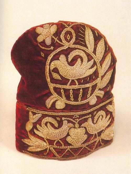 
2. Татарский золотошвейный калфак