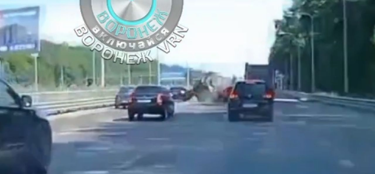 Фото — скриншот из видео