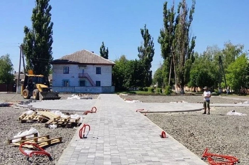   Полностью завершить благоустройство общественной территории планируют к 30 октября. Фото: Минстрой ДНР