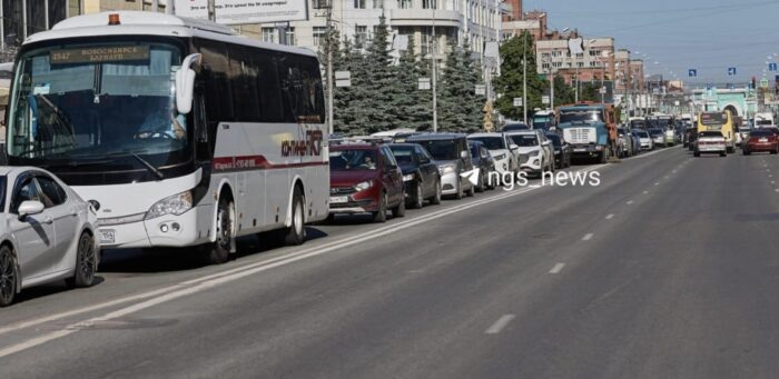 Реверсивное движение введут в центре Новосибирска из-за заторов