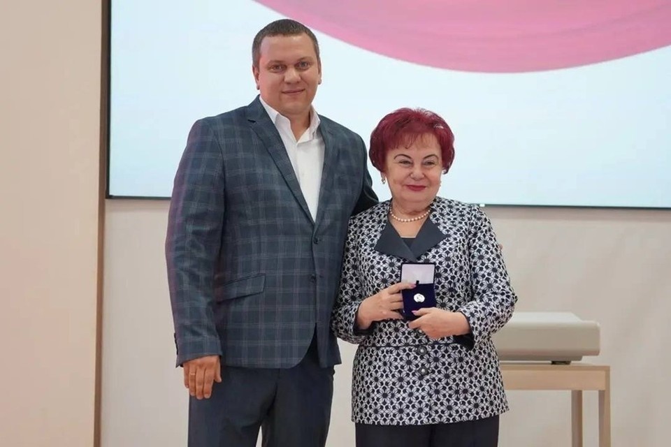    В ДНР отметили заслуги работников сферы образования региона. Фото: ТГ/Трофимов
