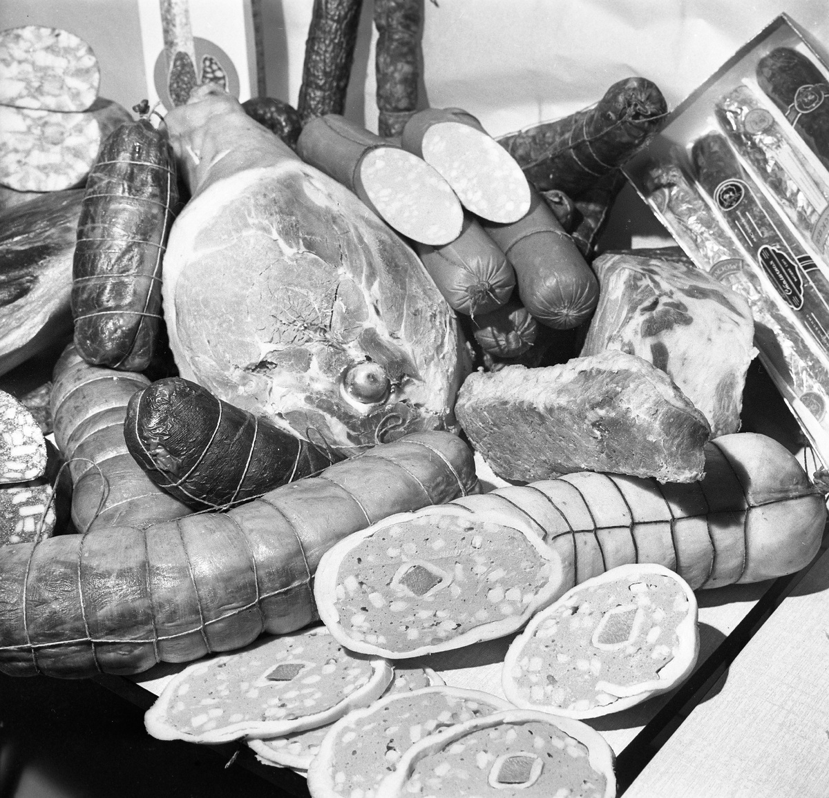 Продукция "Первого московского колбасного завода имени А.И.Микояна" | РИА Новости / Сергей Соловьев