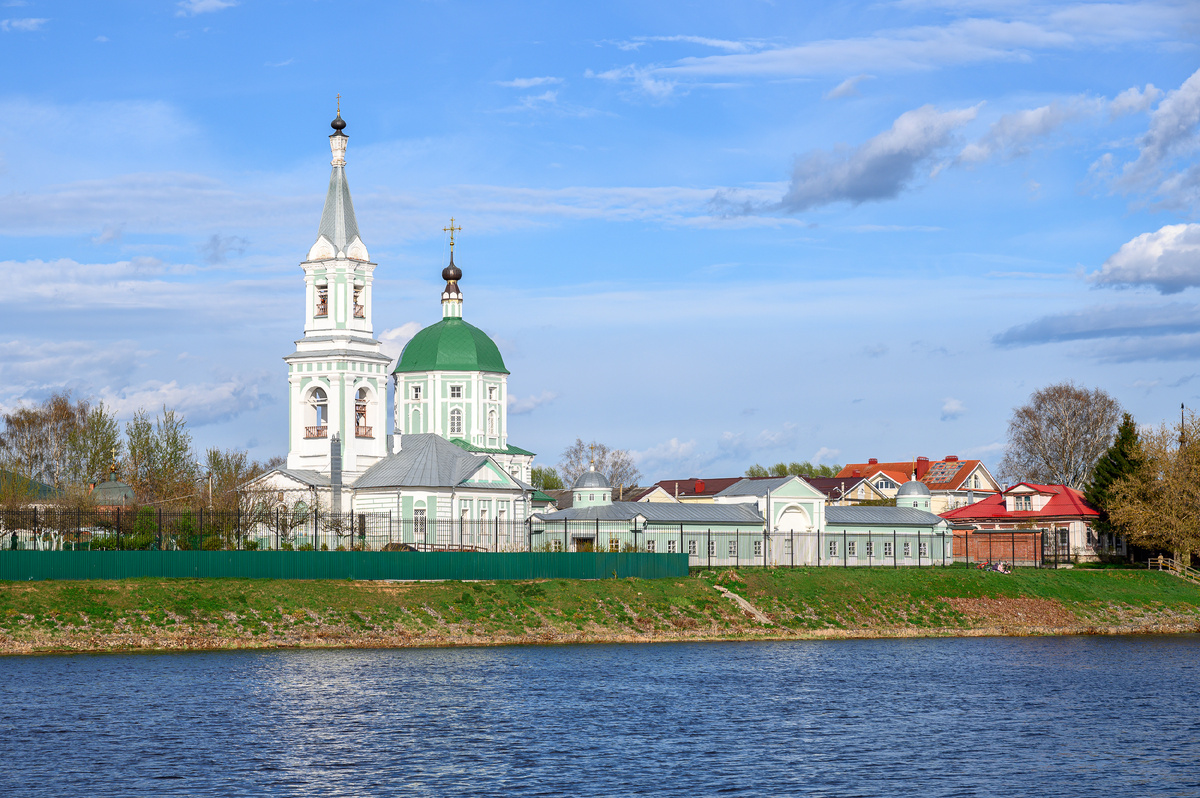 Свято-Екатерининский женский монастырь на берегу Волги. Фото - Анастасия Кутырина (с)